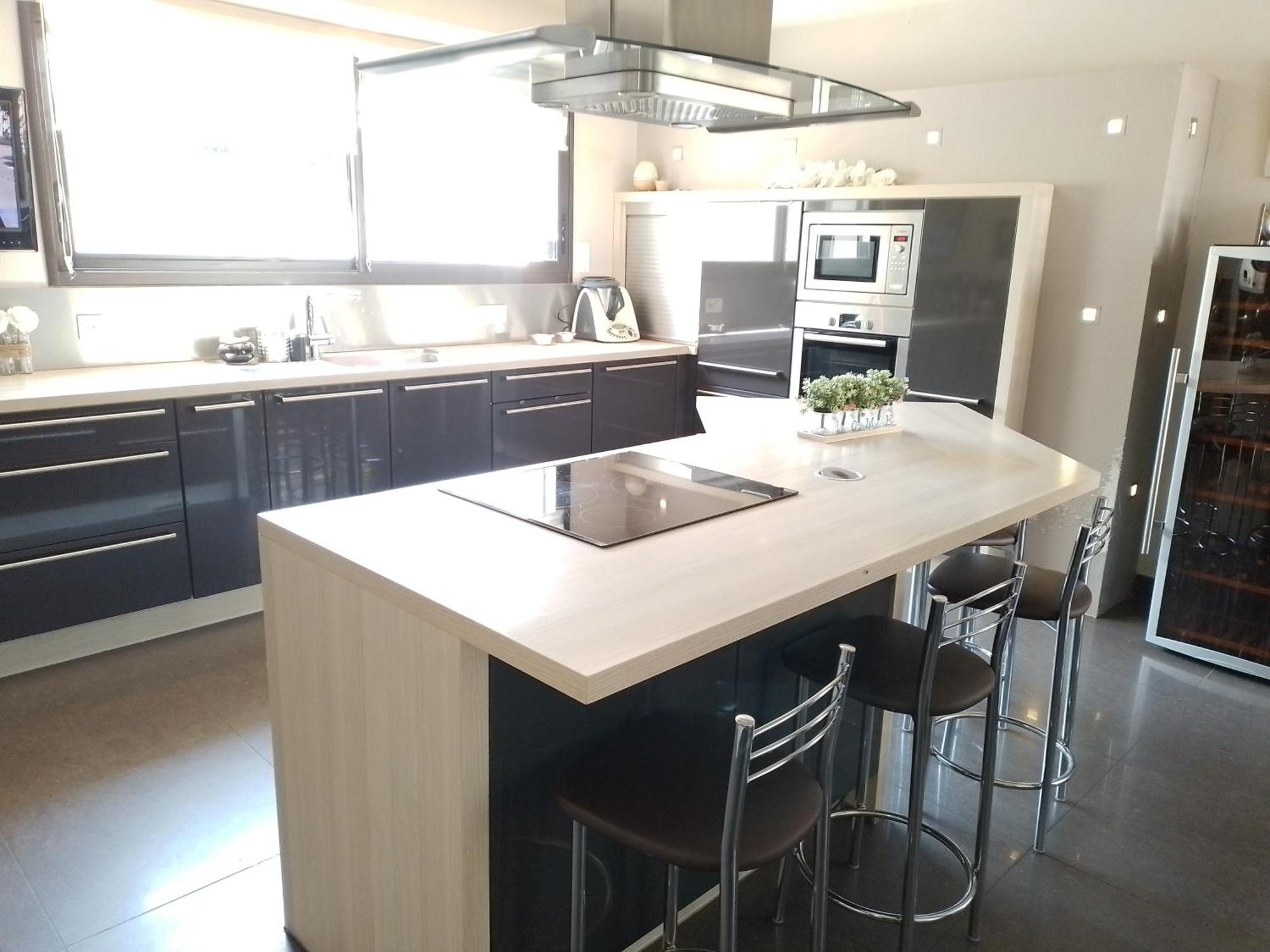 Chez Sylvie, Petit Dejeuner Offert Homestay Val-d'Ize